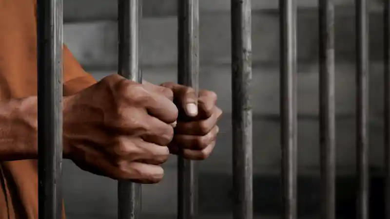 آیا حبس تعزیری زندان دارد