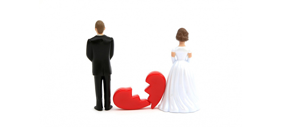 طبق قانون حق طلاق با کیست؟
